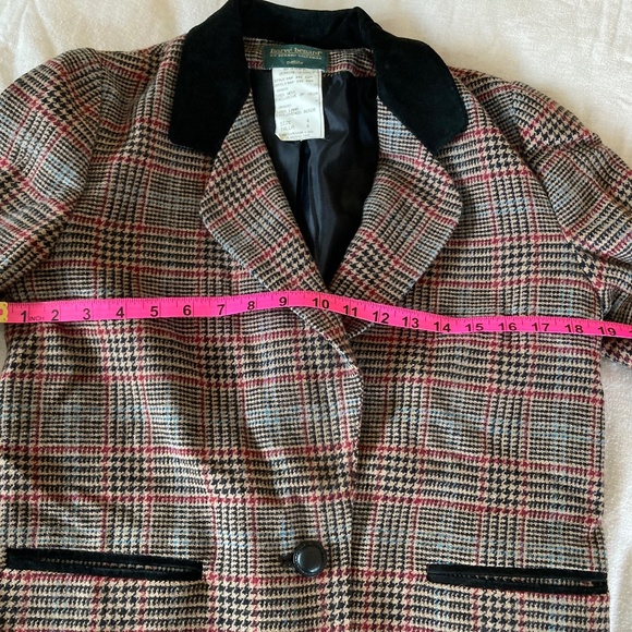 Gorgeous vintage plaid wool blazer - Picture 5 of 7